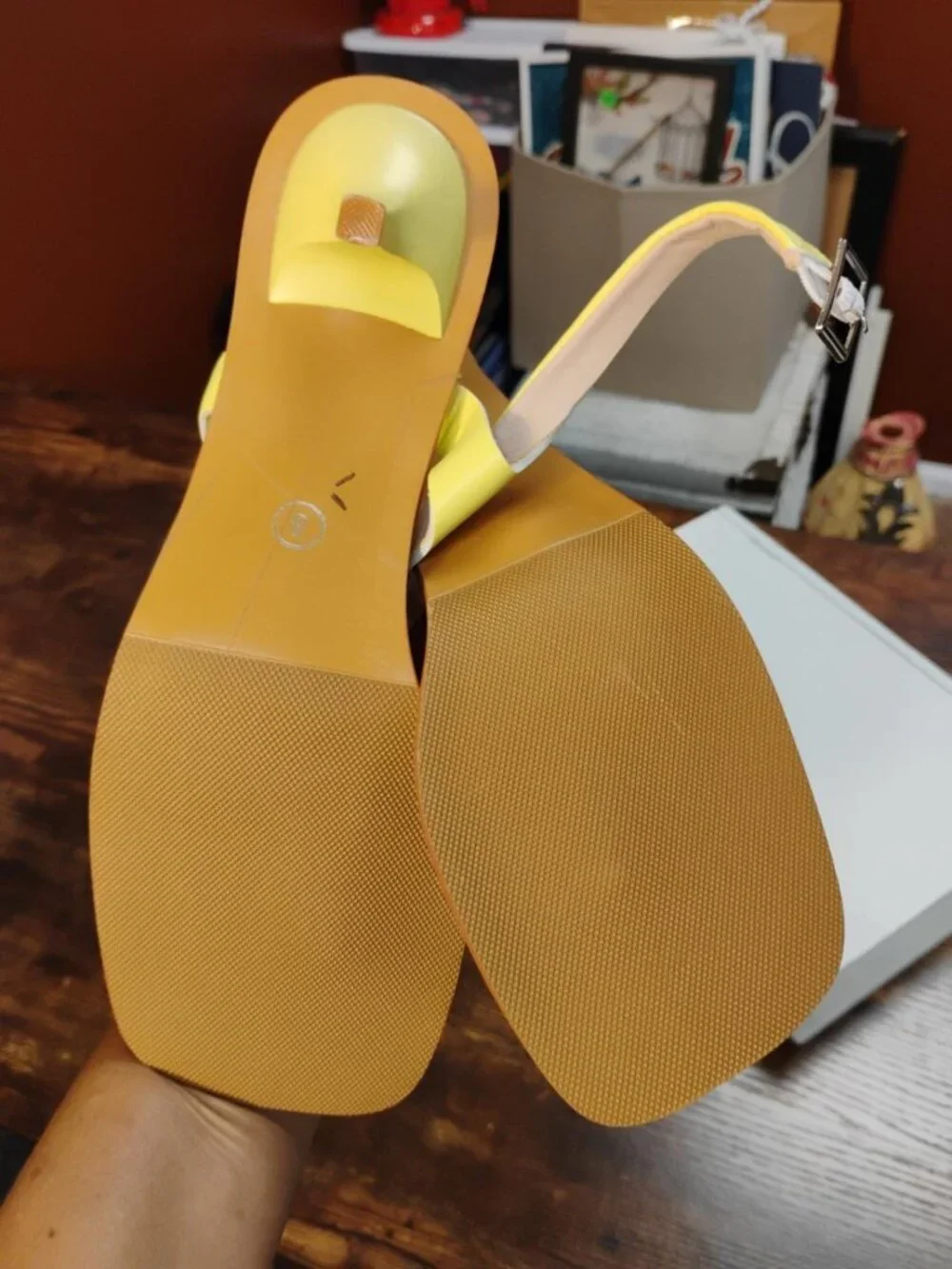 N/A chic lemon